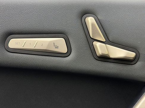 Used 2022 BMW iX xDrive50 w/ Premium Package image 17