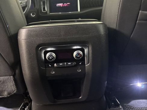 Used 2023 GMC Yukon XL Denali image 21
