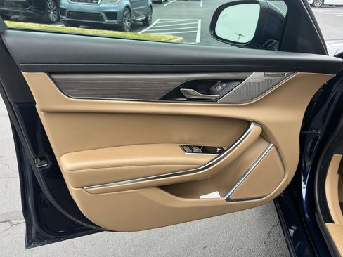 Used 2022 Jaguar XF SE image 14