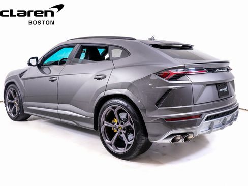 Used 2021 Lamborghini Urus image 3