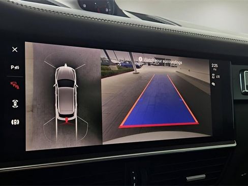 Used 2023 Porsche Cayenne image 36