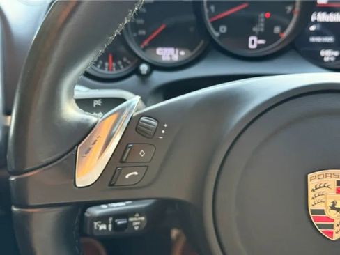 Used 2012 Porsche Cayenne Turbo image 17