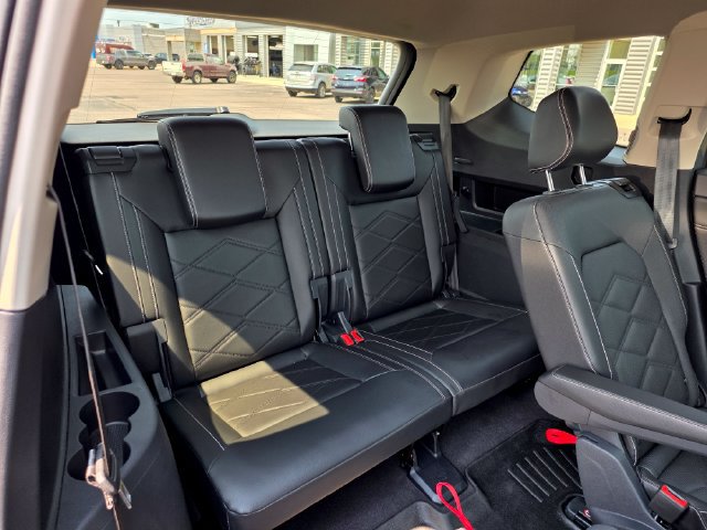 Used 2024 Volkswagen Atlas SE AWD/4WD image 13