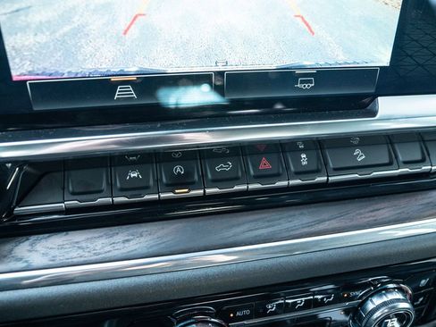 Used 2024 GMC Sierra 1500 SLT image 34