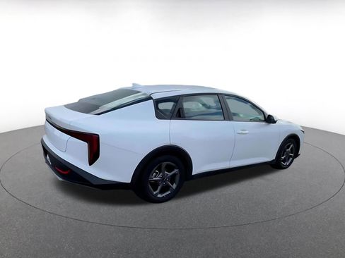 Used 2025 Kia K4 LXS image 15