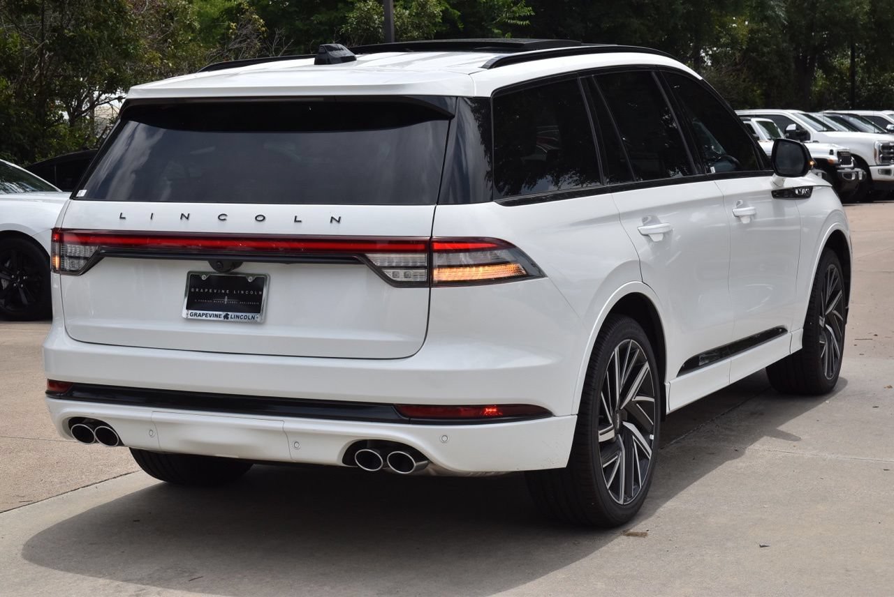 New 2026 Lincoln Aviator Black Label w/ Jet Appearance Package AWD/4WD image 7