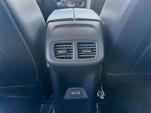 Used 2023 Buick Envision Essence image 21