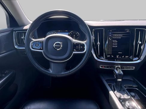 Used 2020 Volvo S60 T6 Momentum AWD/4WD image 6