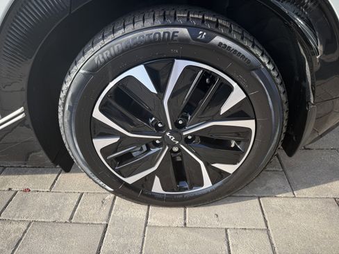 Used 2022 Kia EV6 Wind image 5