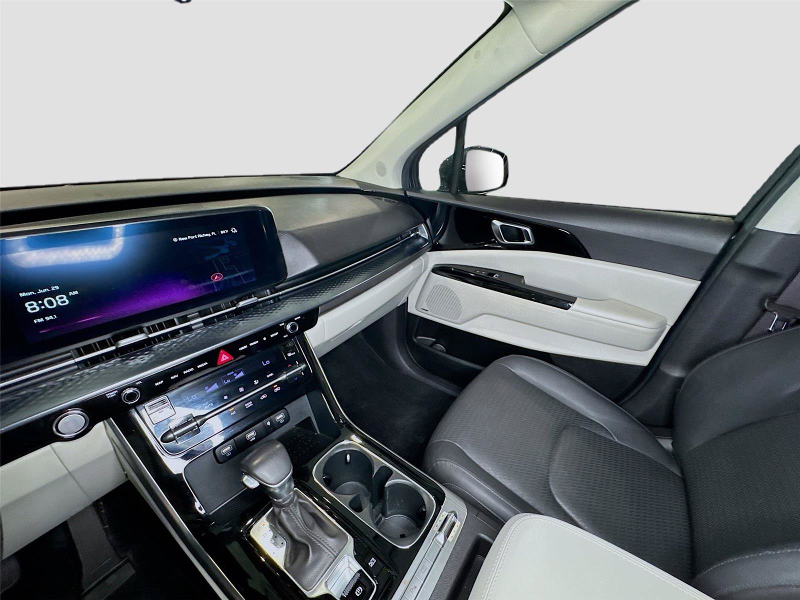 Used 2024 Kia Carnival SX Prestige FWD image 9