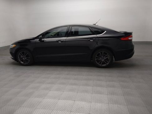 Used 2018 Ford Fusion SE w/ Equipment Group 201A FWD image 3