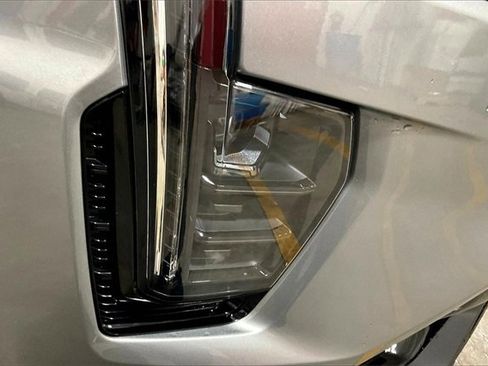 Used 2024 Cadillac XT4 Premium Luxury image 28