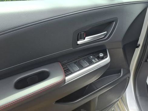 Used 2025 Toyota Sienna XSE w/ XSE Plus Package FWD image 12