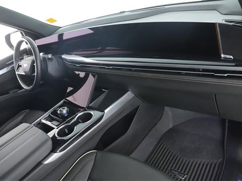 Used 2025 Cadillac Escalade ESV Sport image 35