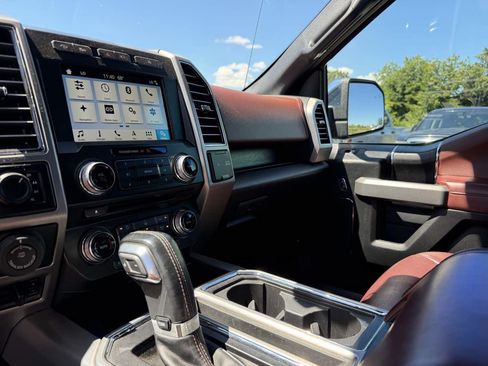 Used 2018 Ford F150 Platinum w/ Technology Package AWD/4WD image 21