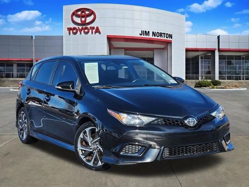 Used 2018 Toyota Corolla iM image 1