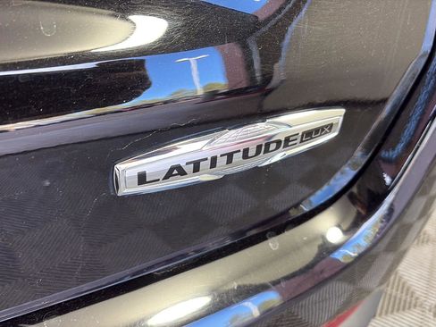 Used 2022 Jeep Compass Latitude w/ Sun and Sound Group image 9