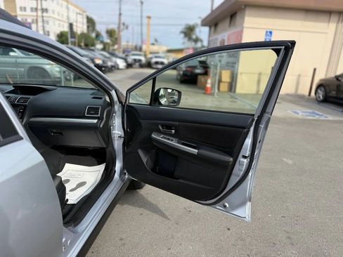 Used 2017 Subaru Crosstrek 2.0i Premium image 31