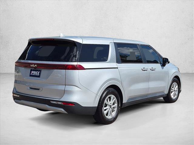 Used 2023 Kia Carnival LX FWD image 5