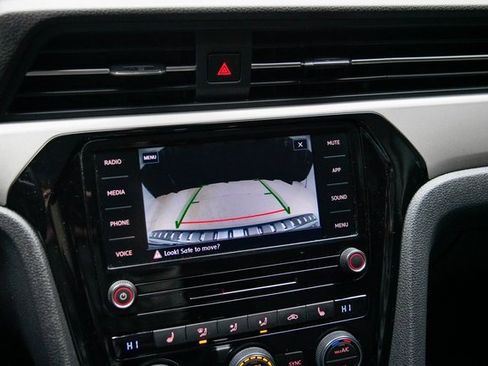 Used 2021 Volkswagen Passat 2.0T SE image 29