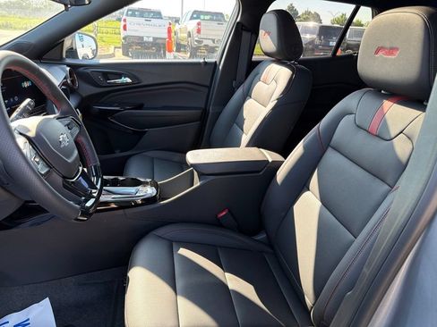 New 2026 Chevrolet Trax RS w/ Sunroof Package FWD image 17