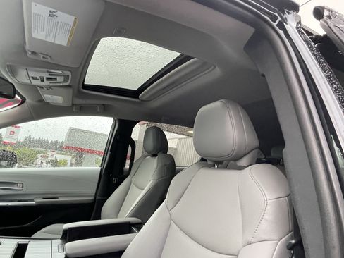 Certified 2026 Toyota Sienna XLE FWD image 20