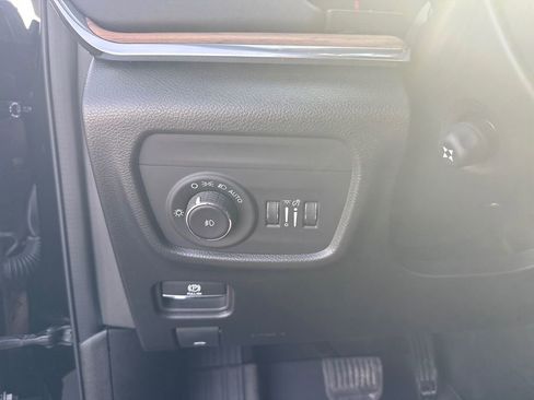 Used 2024 Jeep Grand Cherokee L Summit w/ MOPAR Finishing Package image 20