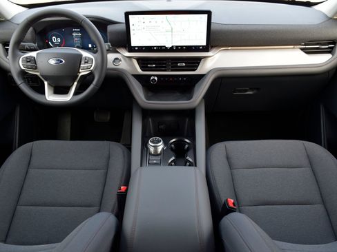 New 2026 Ford Explorer Active image 7