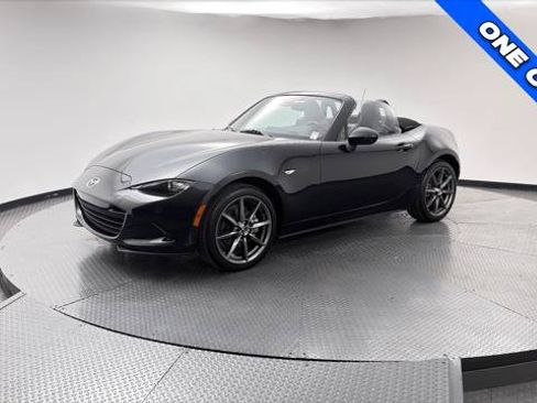 Used 2023 MAZDA MX-5 Miata Grand Touring w/ Weather Package RWD image 2