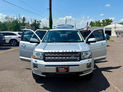Used 2014 Land Rover LR2 HSE image 10