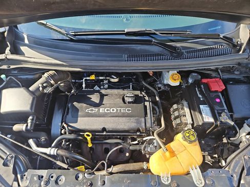 Used 2018 Chevrolet Sonic LS image 32