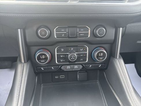 Used 2022 Chevrolet Tahoe Z71 w/ Luxury Package image 19