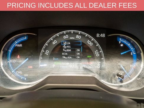 Used 2025 Toyota RAV4 XLE AWD/4WD image 16