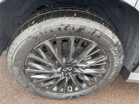 New 2025 INFINITI QX80 Autograph image 8