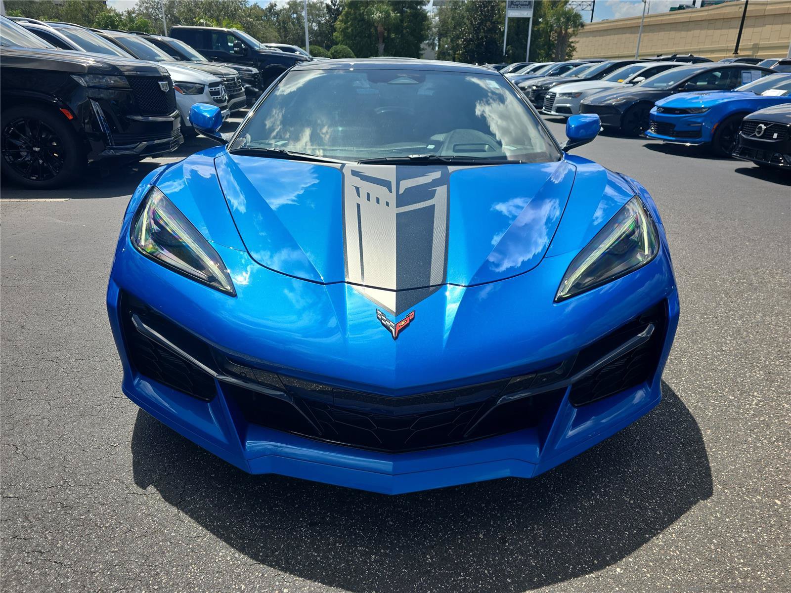 Used 2025 Chevrolet Corvette Z06 RWD image 2