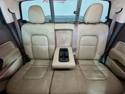 Used 2016 GMC Canyon SLT image 13