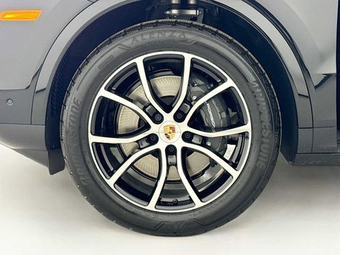 New 2026 Porsche Cayenne image 32