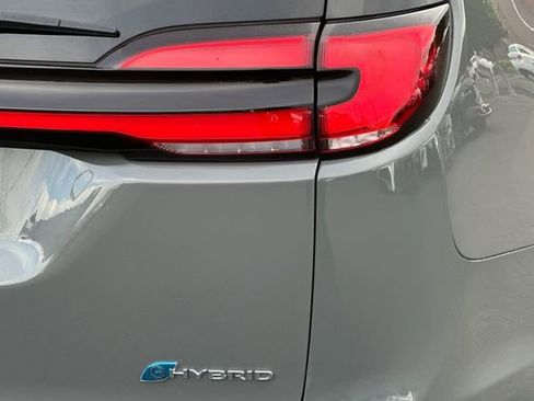 Used 2021 Chrysler Pacifica Touring-L image 33