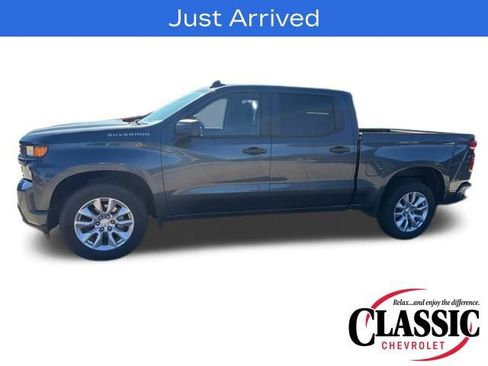 Used 2020 Chevrolet Silverado 1500 Custom w/ Custom Value Package image 1