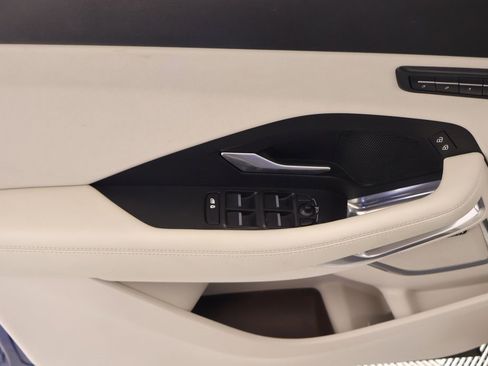 Used 2021 Jaguar E-PACE SE image 16