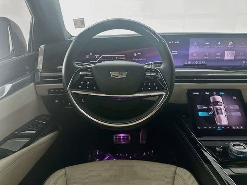 Used 2025 Cadillac Escalade ESV Sport w/ Touring Package AWD/4WD image 23