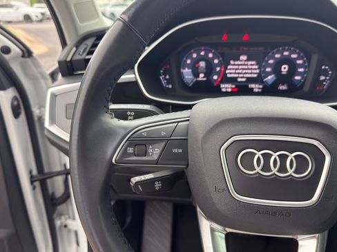 Used 2019 Audi Q3 2.0T Premium w/ Convenience Package AWD/4WD image 17