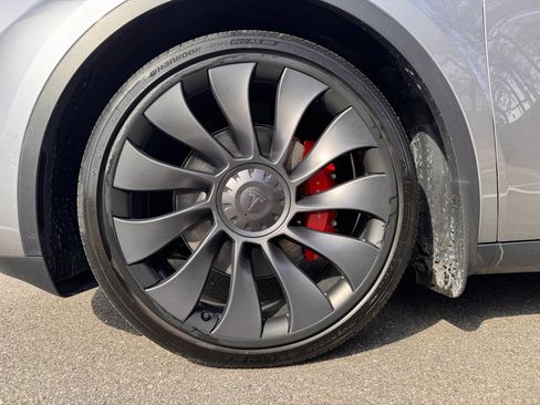 Used 2024 Tesla Model Y Performance image 62