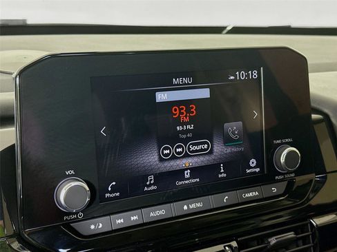 Used 2024 Nissan Pathfinder SV image 14