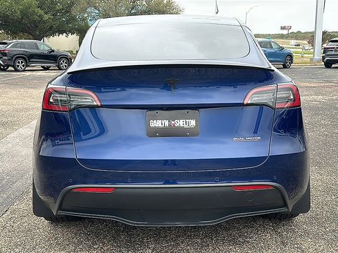Used 2022 Tesla Model Y Performance image 7