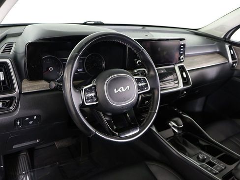 Used 2022 Kia Sorento EX w/ Panoramic Sunroof Package image 28