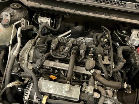 Used 2024 Nissan Kicks S image 31