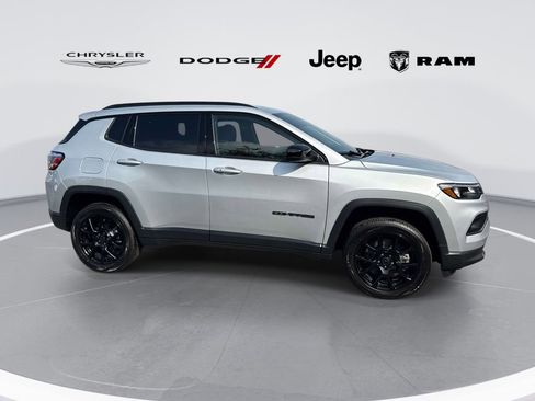 New 2026 Jeep Compass Latitude image 2