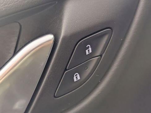 Used 2021 GMC Yukon XL Denali w/ Advanced Technology Package image 11