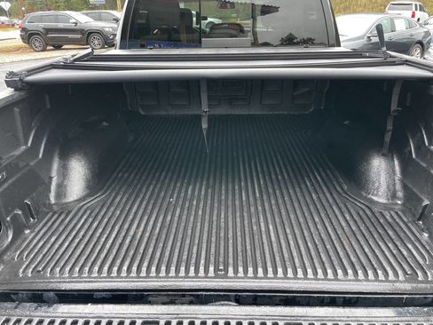 Used 2019 RAM 1500 Classic SLT image 12